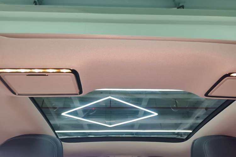Used Mercedes-Benz C-Class 2017 Facelift C 200 L Sport Edition Headliner