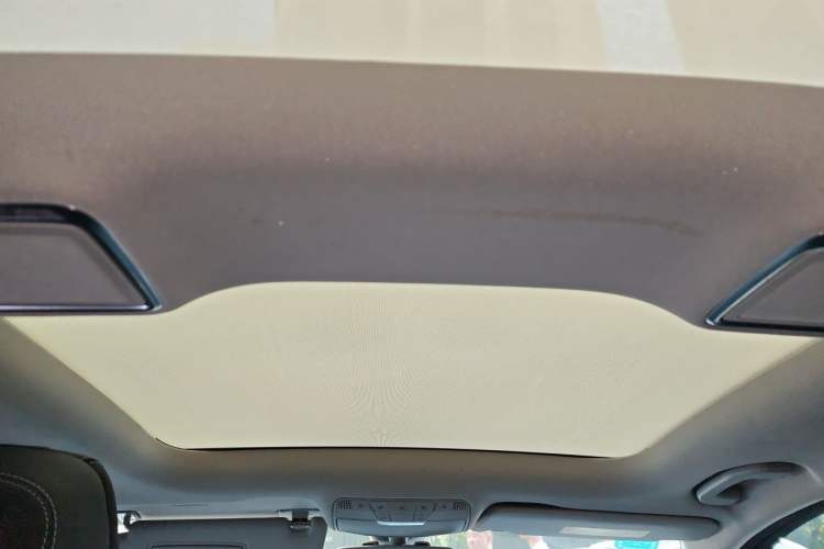 Used Mercedes-Benz C-Class 2017 C 200 L Sport Edition Headliner