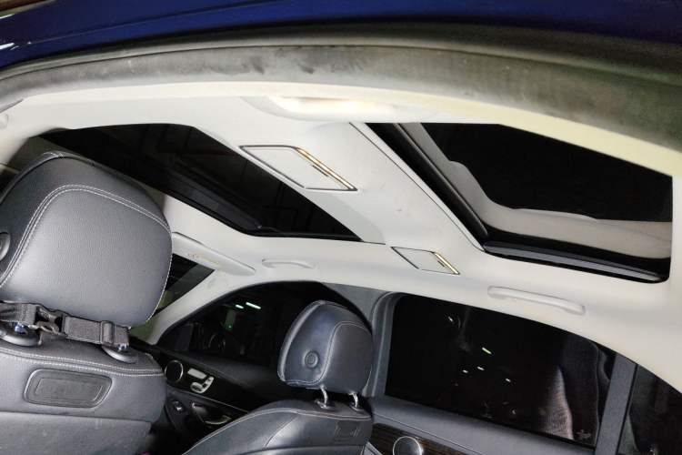 Used Mercedes-Benz C-Class 2017 Facelift C 200 L 4MATIC Headliner