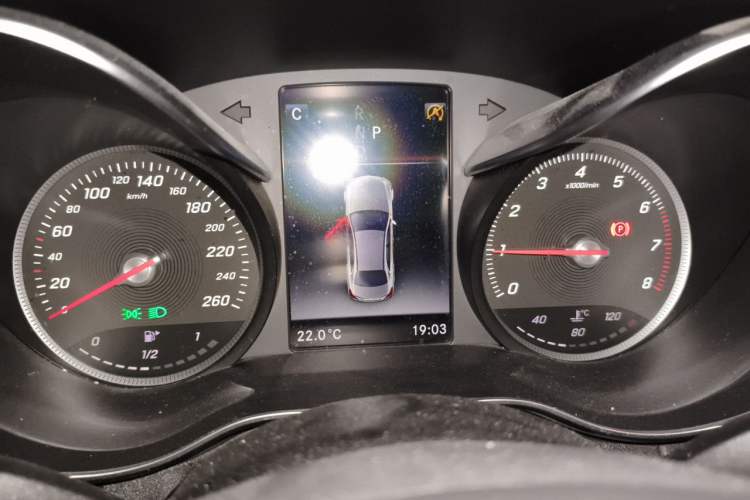 Used Mercedes-Benz C-Class 2017 Facelift C 200 L Sport Edition Instrument Cluster