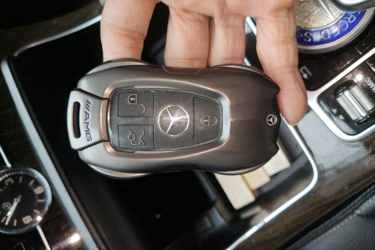 Used Mercedes-Benz C-Class 2017 Facelift C 200 L Interior 1