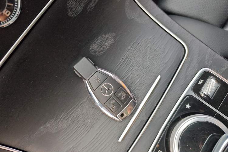 Used Mercedes-Benz C-Class 2017 C 200 station wagon Interior 1