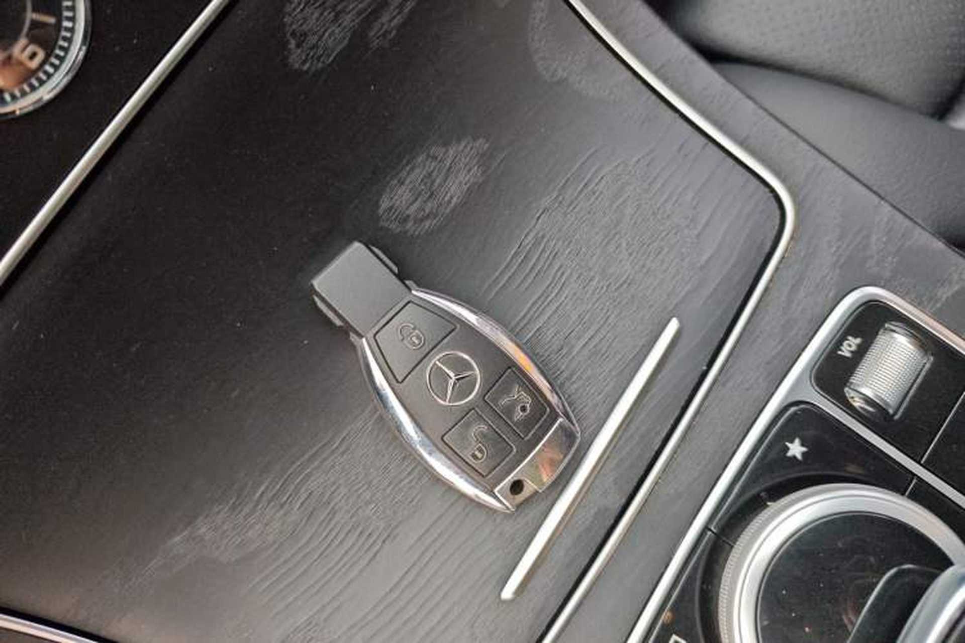 Used Mercedes-Benz C-Class 2017 C 200 station wagon Interior 1