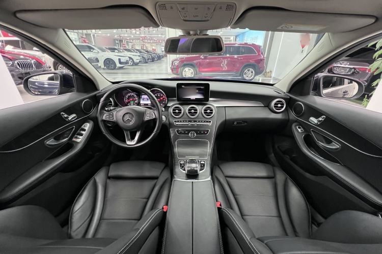 Used Mercedes-Benz C-Class 2017 Facelift C 180 Estate Interior 2