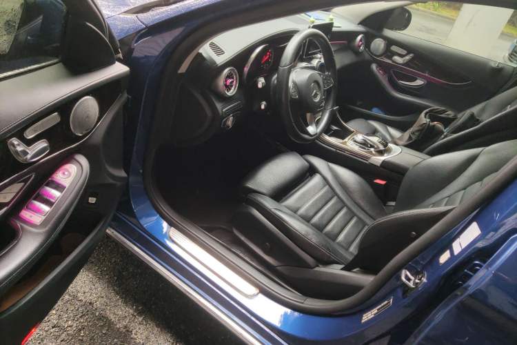 Used Mercedes-Benz C-Class 2017 Facelift C 200 L Interior 3