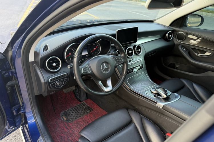 Used Mercedes-Benz C-Class 2017 Facelift C 200 L Sport Edition Interior 3