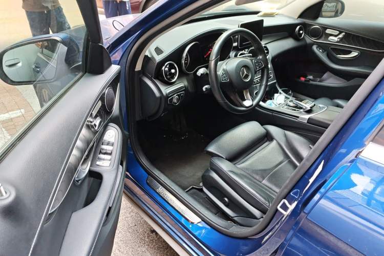 Used Mercedes-Benz C-Class 2017 C 200 L Sport Edition Interior 3