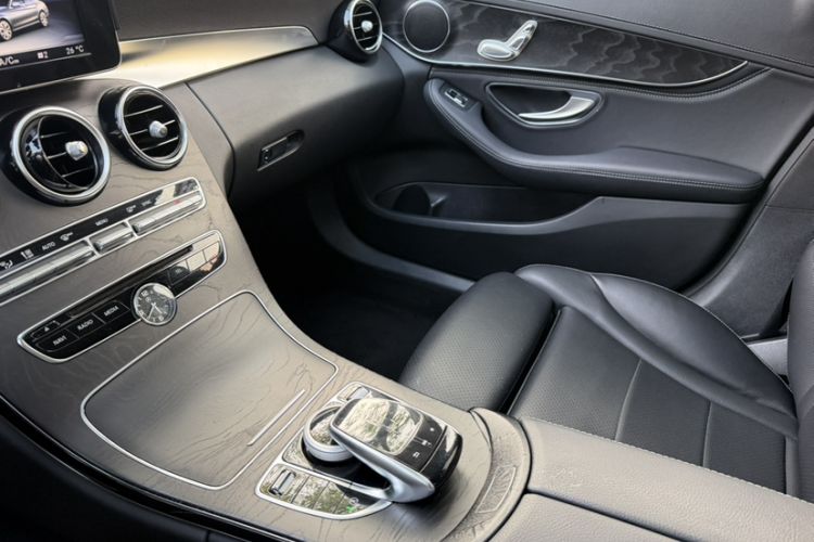 Used Mercedes-Benz C-Class 2017 C 180 L Sport Edition Interior 3