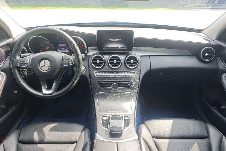 Used Mercedes-Benz C-Class 2017 C 180 L Sport Edition Interior 4