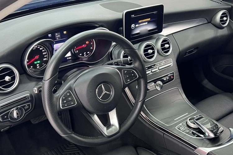 Used Mercedes-Benz C-Class 2017 Facelift C 180 Estate Interior 5