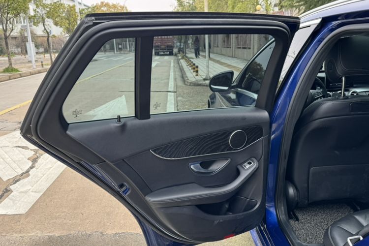 Used Mercedes-Benz C-Class 2017 C 200 station wagon Interior 5