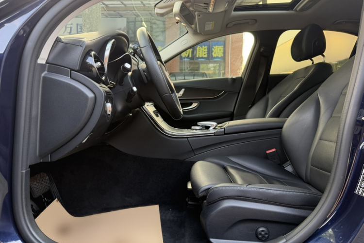 Used Mercedes-Benz C-Class 2017 C 180 L Sport Edition Interior 5