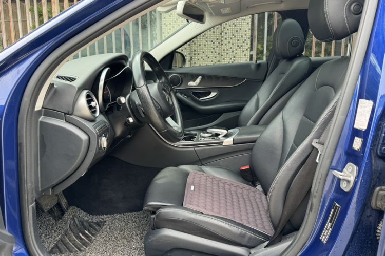 Used Mercedes-Benz C-Class 2017 C 200 station wagon Interior 7