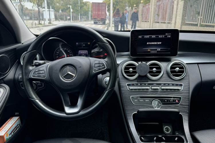 Used Mercedes-Benz C-Class 2017 C 200 station wagon Interior 8