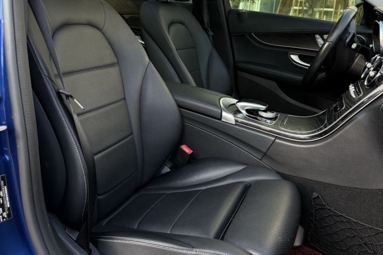 Used Mercedes-Benz C-Class 2017 Facelift C 200 L Sport Edition Interior 8