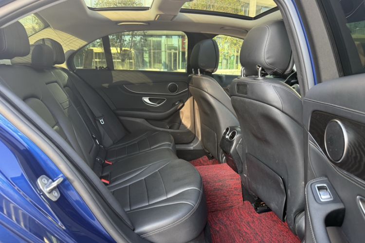 Used Mercedes-Benz C-Class 2017 Facelift C 200 L Sport Edition Interior 9