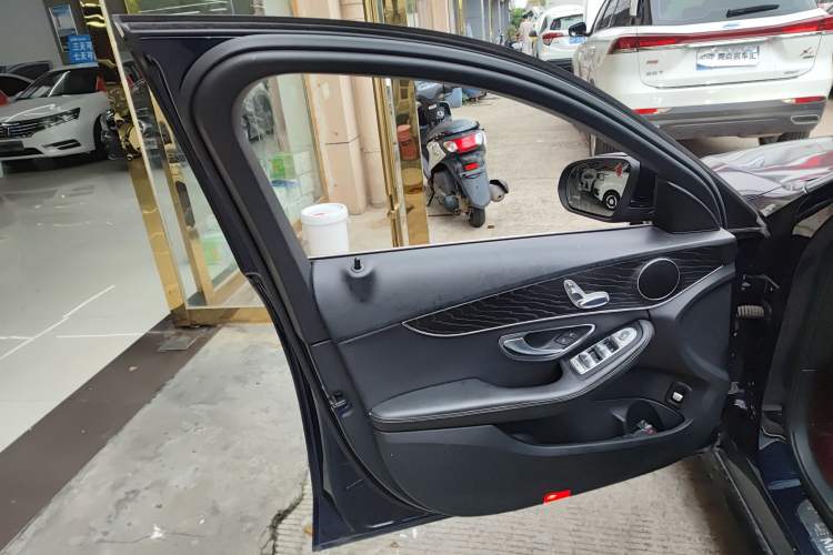 Used Mercedes-Benz C-Class 2017 C 200 station wagon Left Front Door Interior