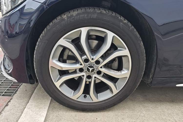 Used Mercedes-Benz C-Class 2017 Revised C 180 L Dynamic Sports Edition Left Front Wheel Hub