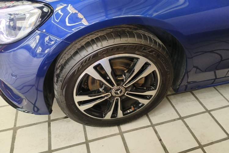Used Mercedes-Benz C-Class 2017 Restyled C 200 Sport Edition Left Front Wheel Hub
