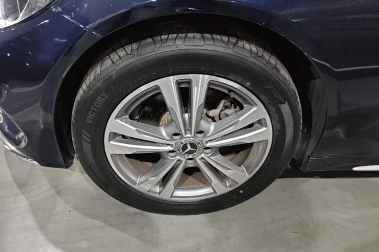 Used Mercedes-Benz C-Class 2017 Facelift C 200 L Sport Edition Left Front Wheel Hub