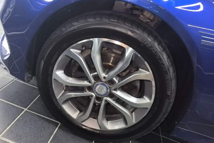 Used Mercedes-Benz C-Class 2017 Revised C 180 L Dynamic Sports Edition Left Front Wheel Hub