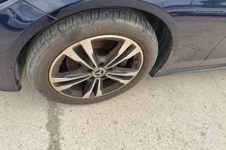 Used Mercedes-Benz C-Class 2017 Restyled C 200 Sport Edition Left Front Wheel Hub