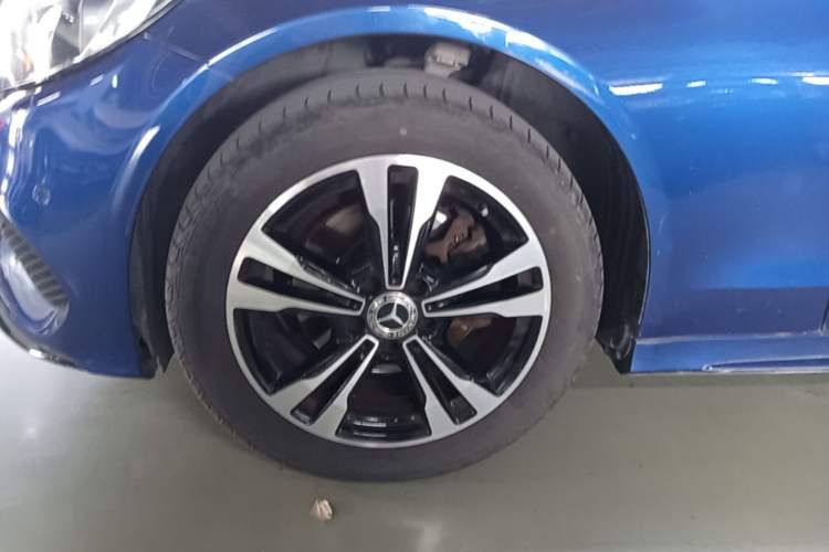 Used Mercedes-Benz C-Class 2017 Restyled C 200 Sport Edition Left Front Wheel Hub
