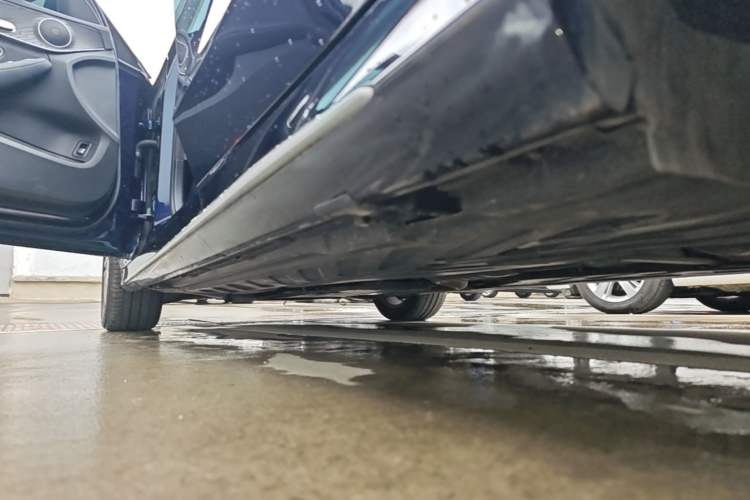 Used Mercedes-Benz C-Class 2017 Revised C 180 L Dynamic Sports Edition Left Side Sill