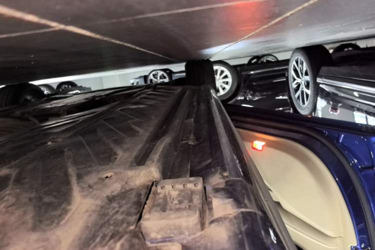 Used Mercedes-Benz C-Class 2017 Revised C 180 L Dynamic Sports Edition Left Side Sill