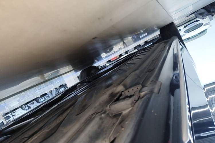 Used Mercedes-Benz C-Class 2017 C 200 L Sport Edition Left Side Sill