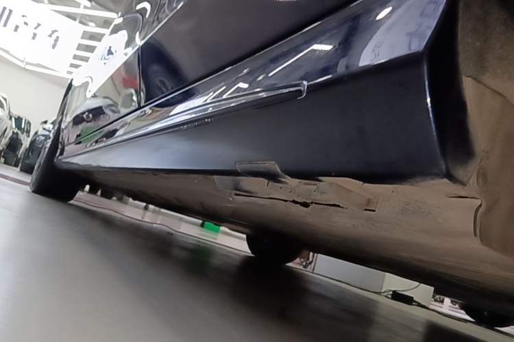 Used Mercedes-Benz C-Class 2017 Restyled C 200 Sport Edition Left Side Sill