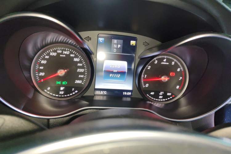 Used Mercedes-Benz C-Class 2017 Restyled C 200 Sport Edition Odometer Close Up