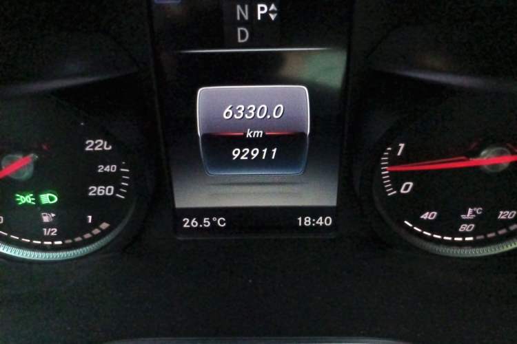 Used Mercedes-Benz C-Class 2017 C 200 L Sport Edition Odometer Close Up