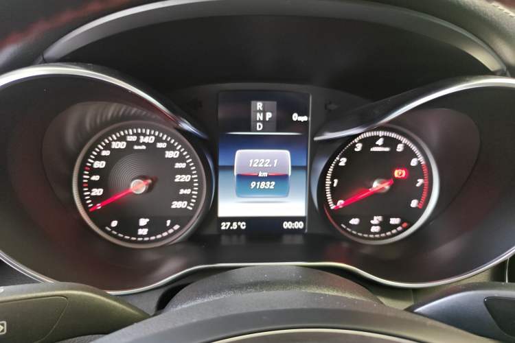Used Mercedes-Benz C-Class 2017 Restyled C 180 L Fashion Edition Sport Version Odometer Close Up