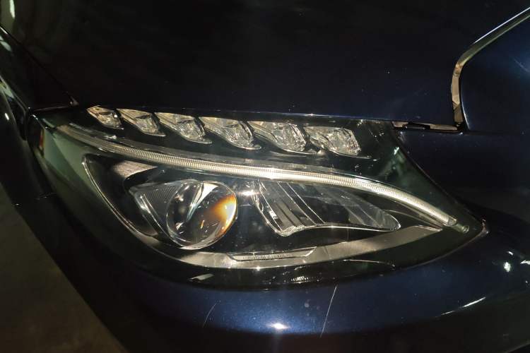 Used Mercedes-Benz C-Class 2017 C 180 L Sport Edition Right Front Headlight