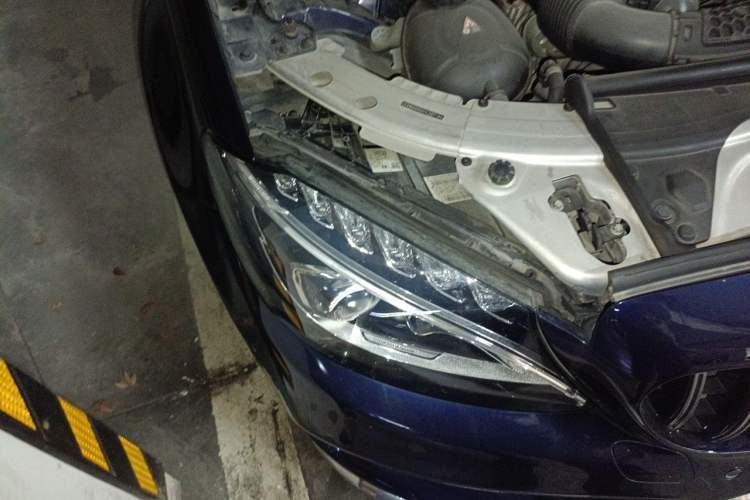 Used Mercedes-Benz C-Class 2017 Restyled C 180 L Fashion Edition Sport Version Right Front Headlight