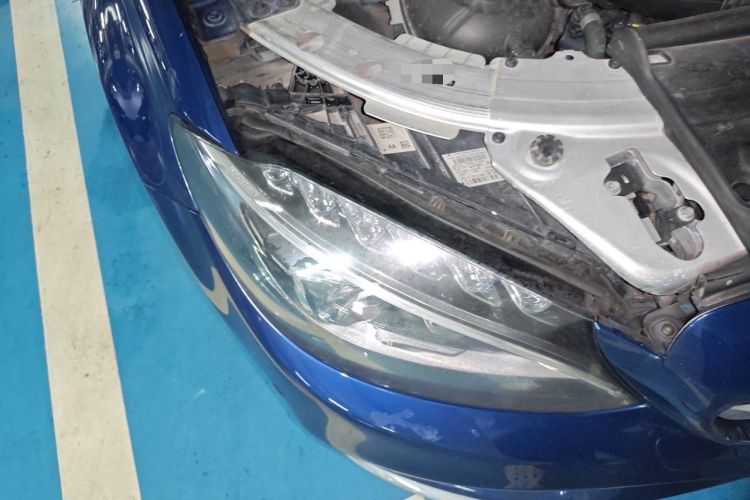 Used Mercedes-Benz C-Class 2017 Facelift C 200 L Sport Edition Right Front Headlight