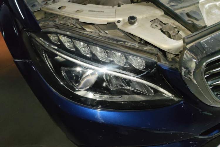 Used Mercedes-Benz C-Class 2017 Facelift C 200 L 4MATIC Right Front Headlight