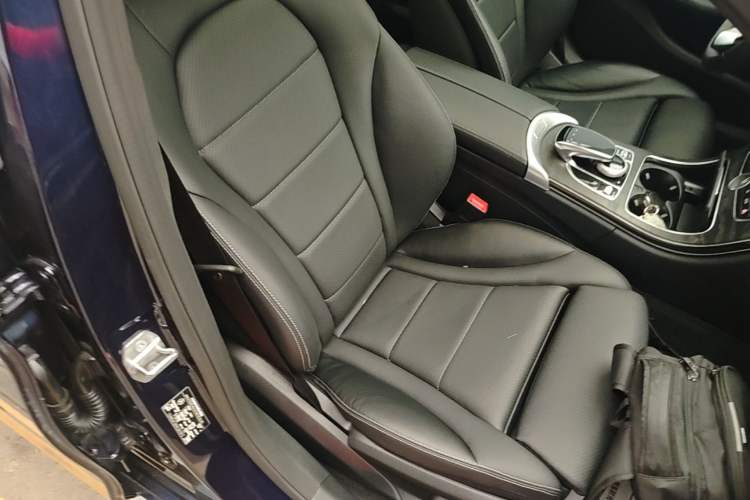 Used Mercedes-Benz C-Class 2017 Facelift C 200 L Sport Edition Right Front Seat