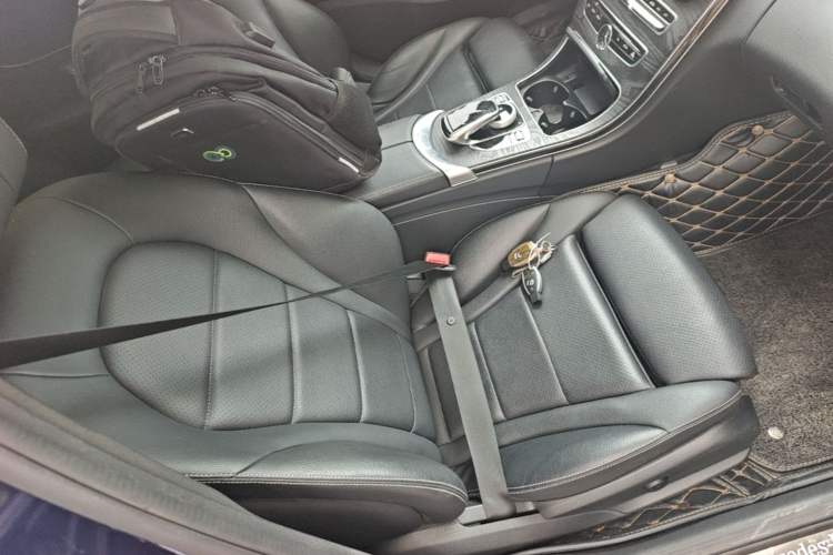 Used Mercedes-Benz C-Class 2017 Facelift C 200 L Sport Edition Right Front Seat