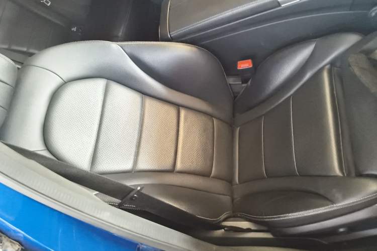 Used Mercedes-Benz C-Class 2017 Facelift C 200 L Sport Edition Right Front Seat
