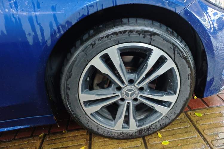 Used Mercedes-Benz C-Class 2017 Restyled C 200 Sport Edition Right Front Wheel Hub