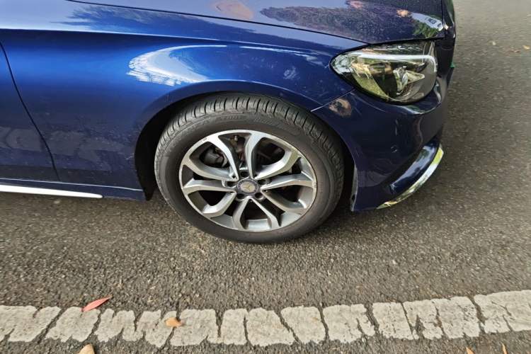 Used Mercedes-Benz C-Class 2017 C 180 L Sport Edition Right Front Wheel Hub