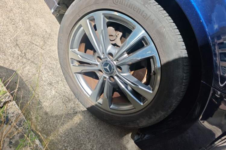 Used Mercedes-Benz C-Class 2017 Facelift C 200 L Sport Edition Right Front Wheel Hub