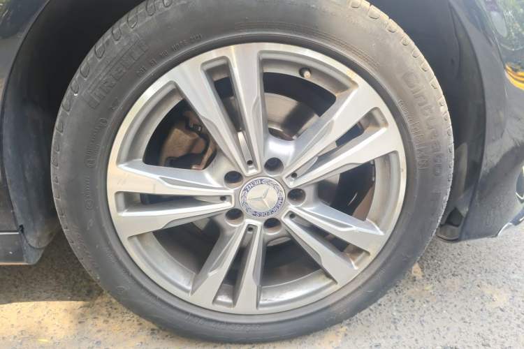 Used Mercedes-Benz C-Class 2017 Facelift C 200 L Sport Edition Right Front Wheel Hub