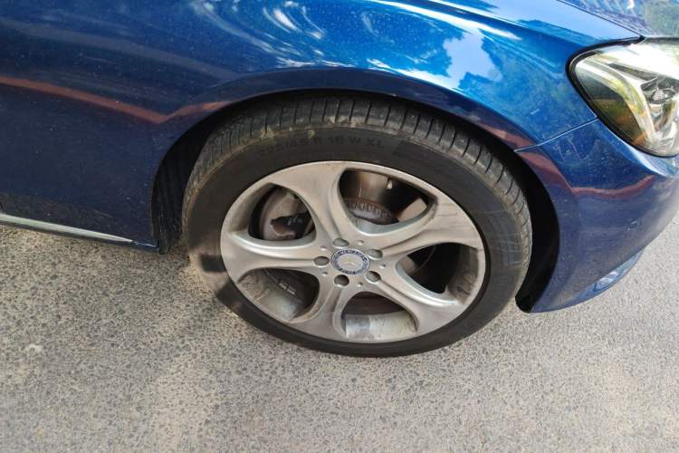 Used Mercedes-Benz C-Class 2017 C 300 L Right Front Wheel Hub