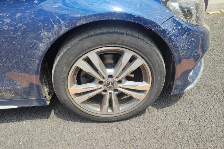 Used Mercedes-Benz C-Class 2017 Facelift C 200 L Sport Edition Right Front Wheel Hub