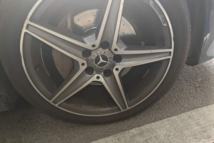 Used Mercedes-Benz C-Class 2017 Facelift C 200 Station Wagon Right Front Wheel Hub