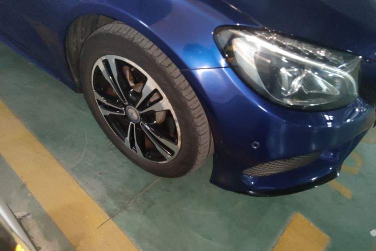 Used Mercedes-Benz C-Class 2017 C 200 Sport Edition Right Front Wheel Hub