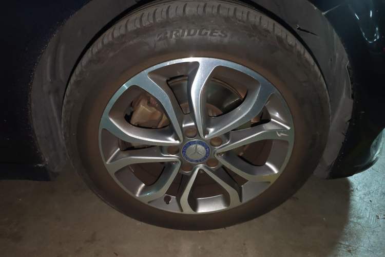 Used Mercedes-Benz C-Class 2017 C 180 L Sport Edition Right Front Wheel Hub